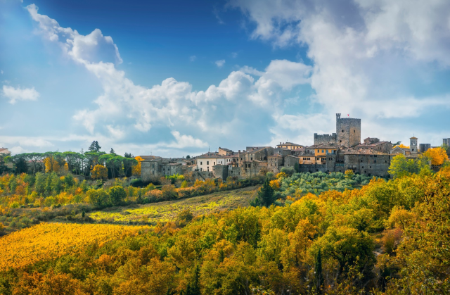 URBAN HIKING  IN THE MEDIEVAL CASTELLINA IN CHIANTI